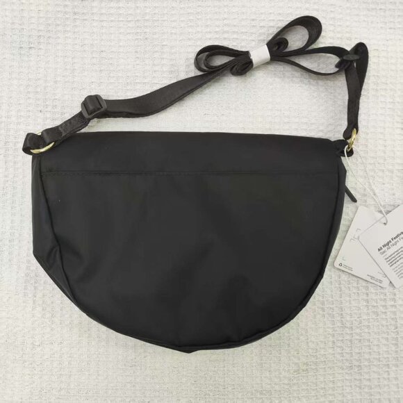 Lululemon Festival Bag 5L • Black/Gold • New w/Tags • Adjustable Strap - Picture 3 of 4